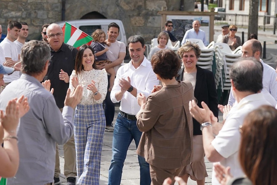 Imanol Pradales: “Mundu globalizatuari ez diogu inolako beldurrik. Sustraiak sendo dituen Herria gara, eta gure nortasuna zaindu eta indartzeaz gain mundu osoari transmitituko diogu”